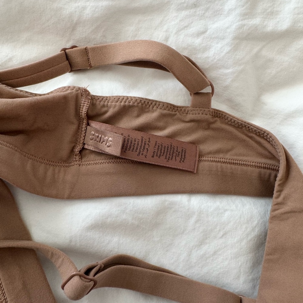 SKIMS Fits Everybody Triangle Bralette Sienna Soft Stretch Wireless Bra - Picture 3 of 8